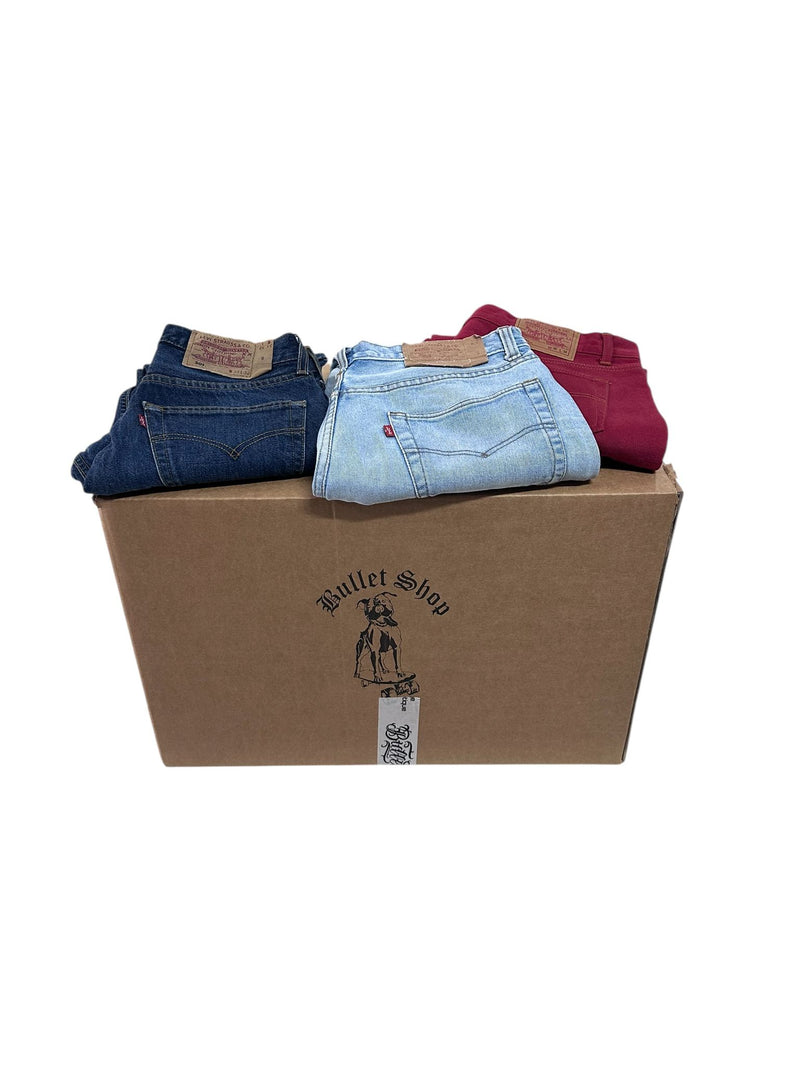 Jeans Levis 
Box di 30 pezzi